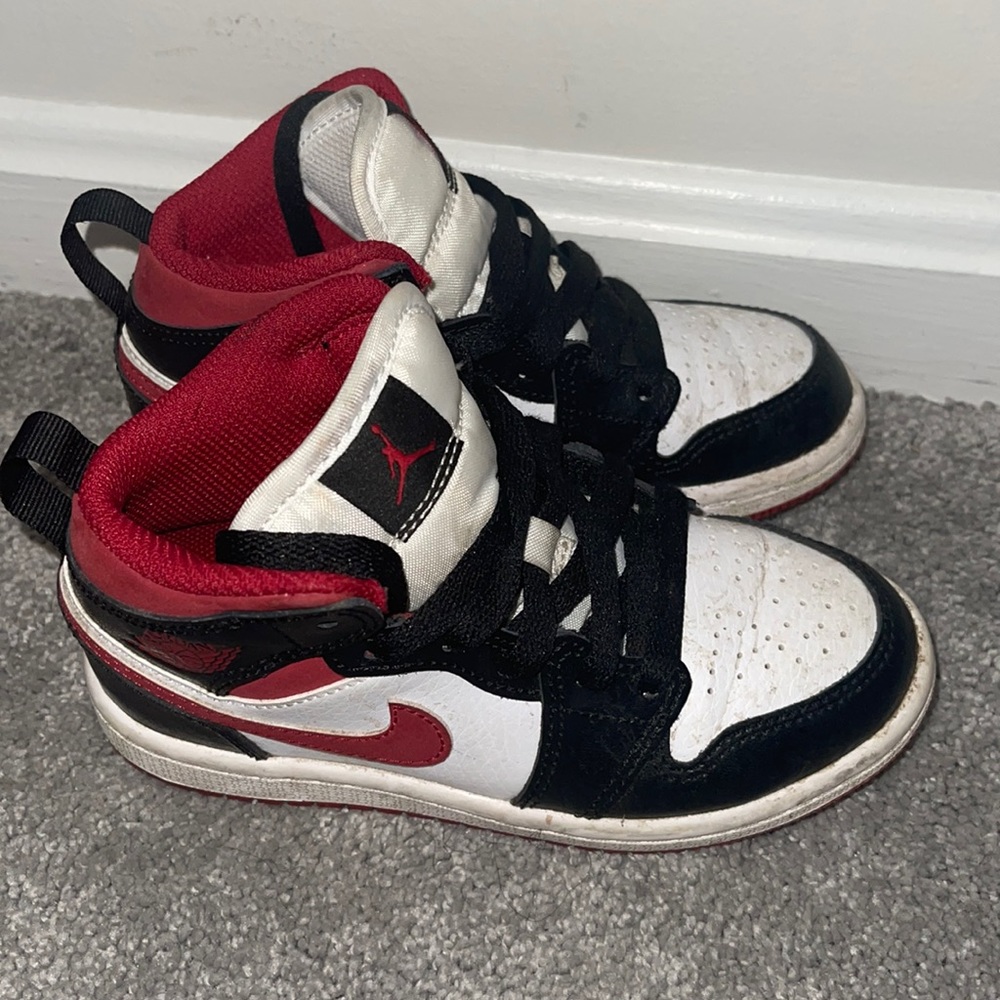 11c Jordan 1 Nikes